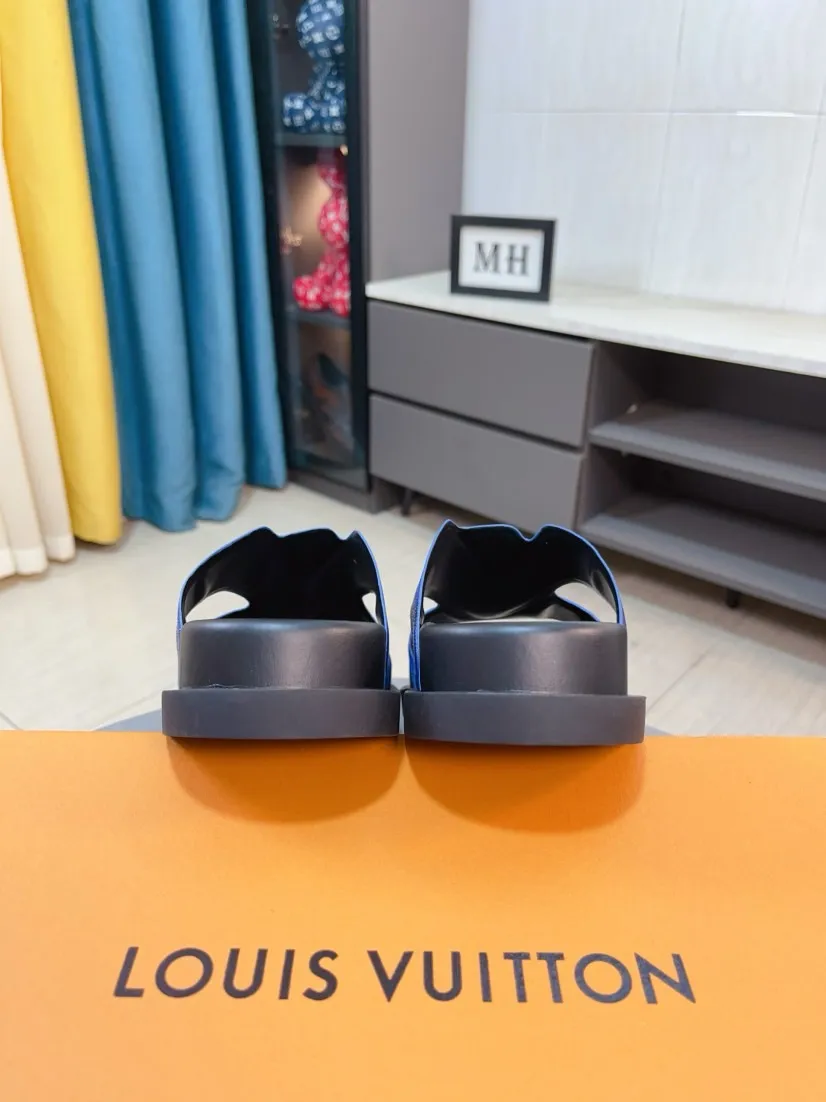 Men's shoes💰300🌹🌹【LV】Multi-color new men's slippers, original quality top version, original special cowhide presbyopia print➕sheepskin on the inside and side, non-slip combination sole, more stable walking, more comfortable and lightweight, high-end and generous, size: 38~44